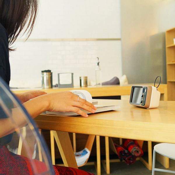 Retro TV Design 6.2-6.7 inch Cell Mobile Phone Holder Stand Desktop Lazy Bracket