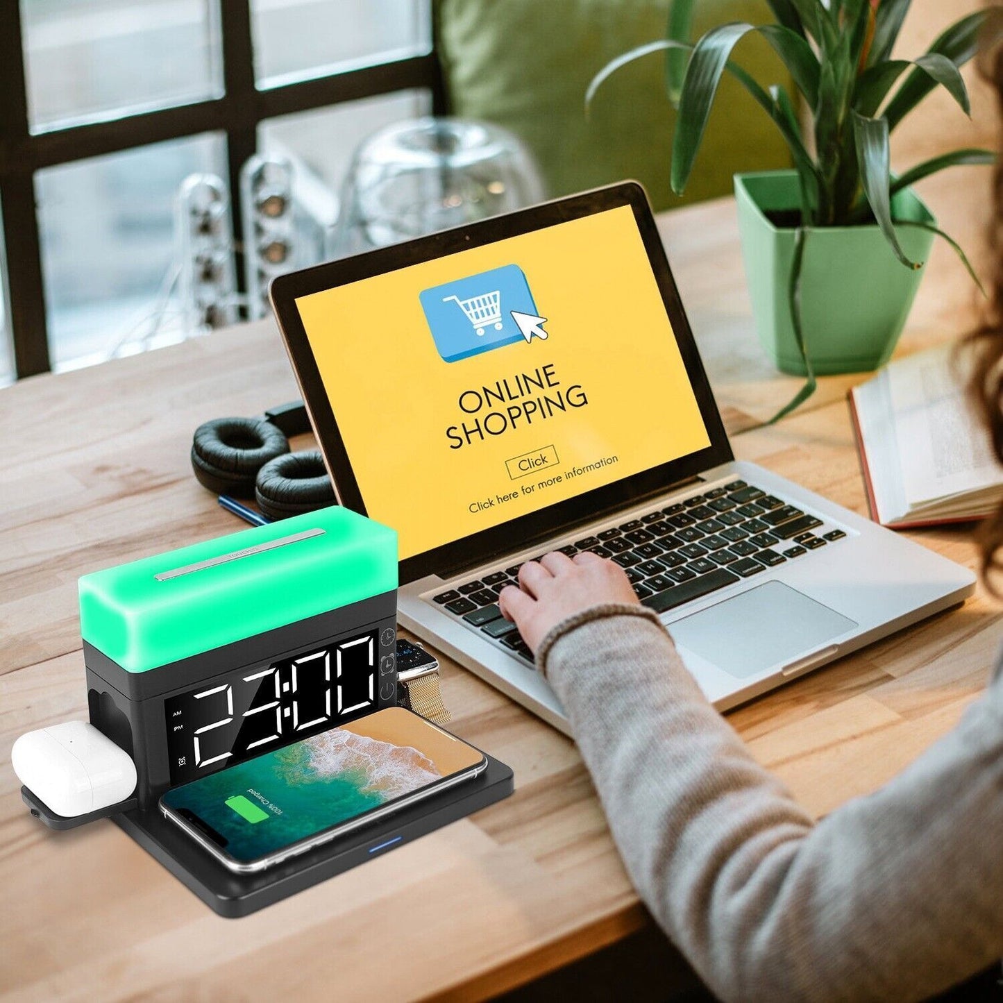 3-In-1 15W Fast Wireless Charging Station Dock 7-Color Flashing Alarm Clock Lamp